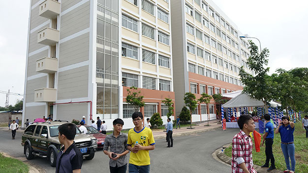  THI CÔNG CẢNH QUAN TẠI TRƯỜNG TRẦN ĐẠI NGHĨA